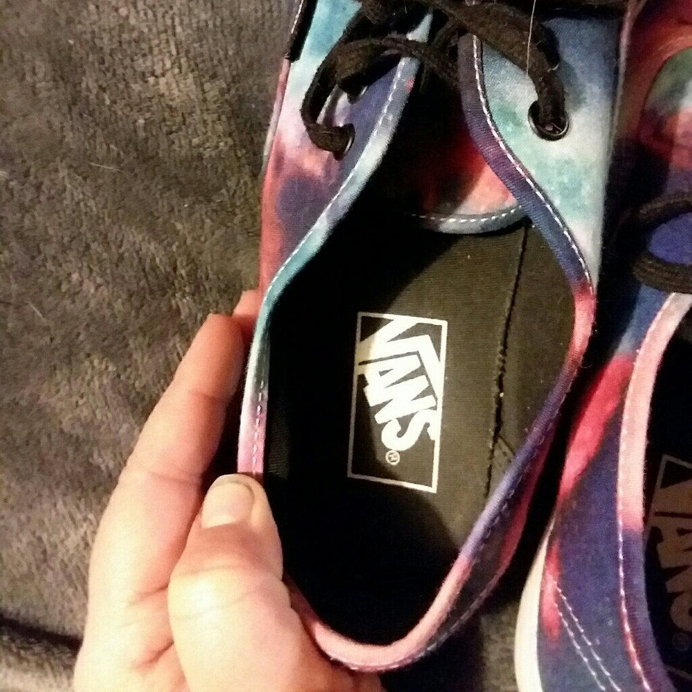 Vans - Picture 3 of 4
